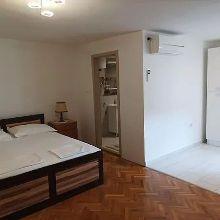 Mar Apartment *